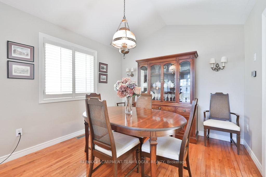 Photo 10 of 1083 Augustus Drive, Burlington, Brant — HOMEH