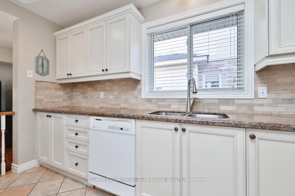 Photo 16 of 1083 Augustus Drive, Burlington, Brant — HOMEH
