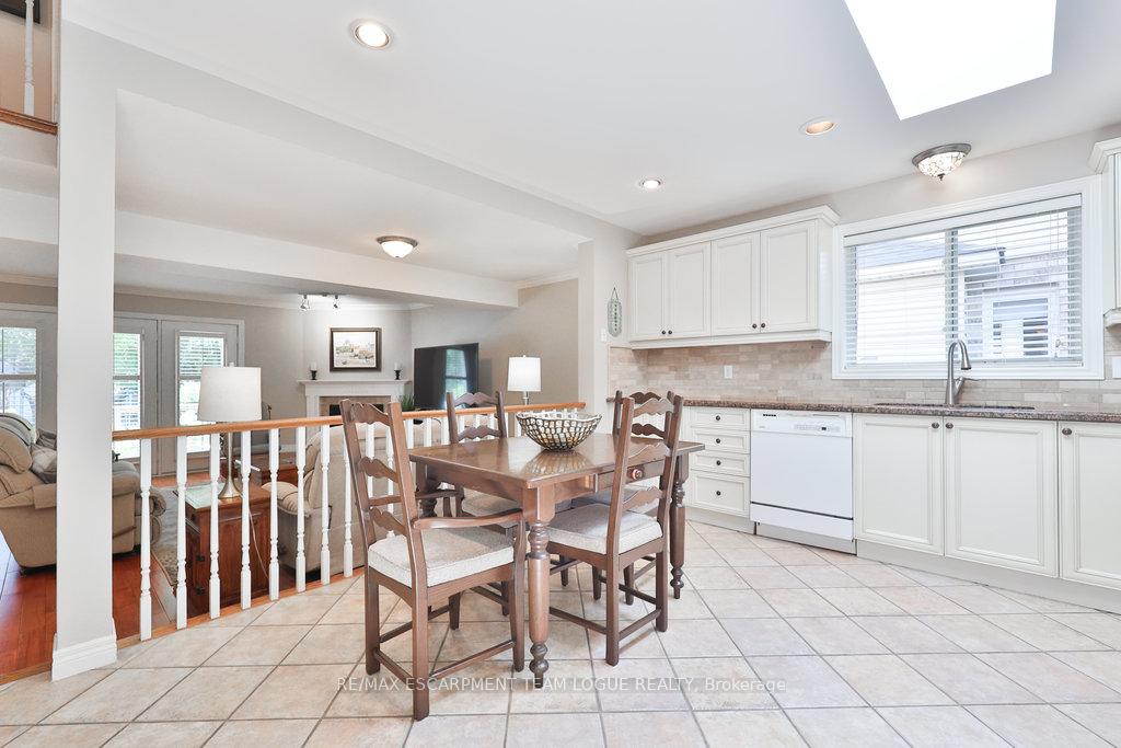 Photo 17 of 1083 Augustus Drive, Burlington, Brant — HOMEH