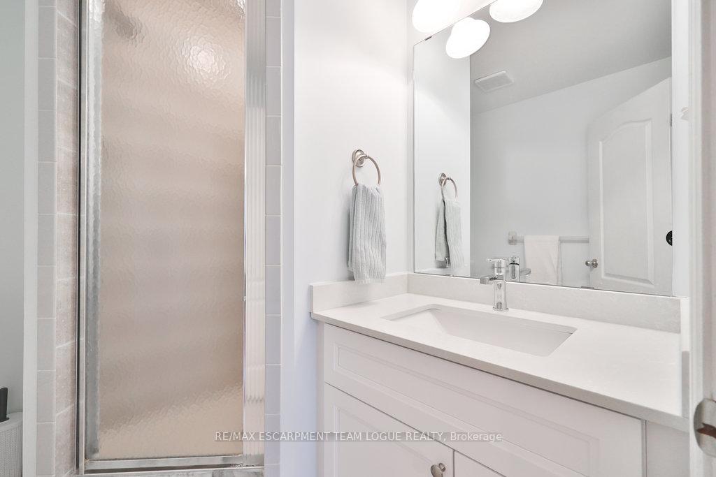 Photo 33 of 1083 Augustus Drive, Burlington, Brant — HOMEH