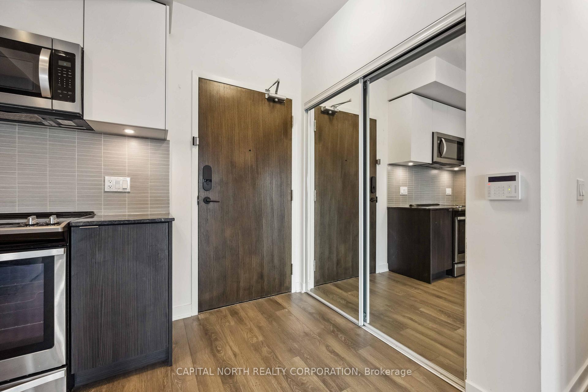 Photo 4 of Unit 522, 100 Eagle Rock Way, Vaughan, Rural Vaughan — HOMEH