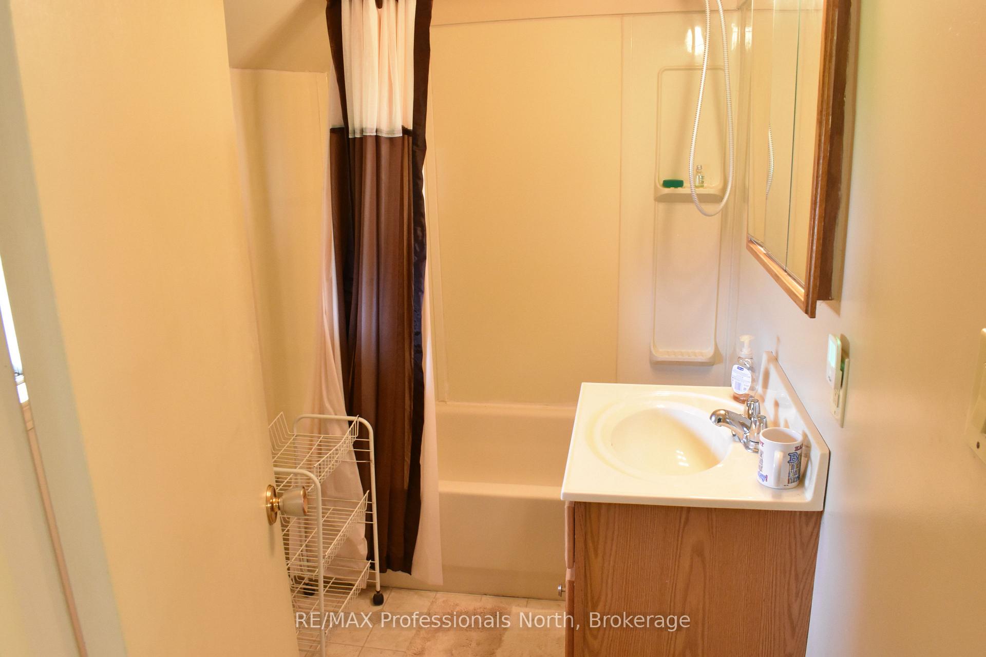 Photo 11 of 449 Bobcaygeon Road, Minden Hills, Anson — HOMEH
