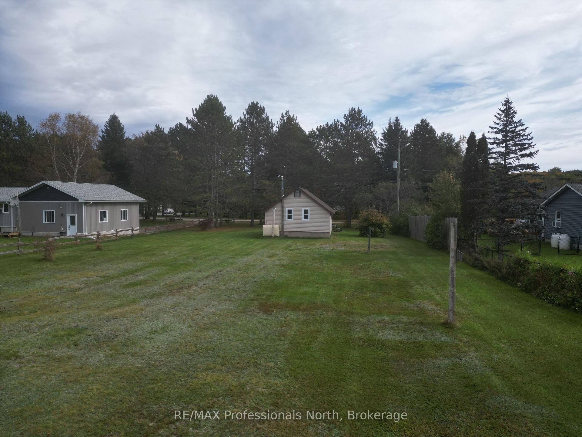 Photo 22 of 449 Bobcaygeon Road, Minden Hills, Anson — HOMEH