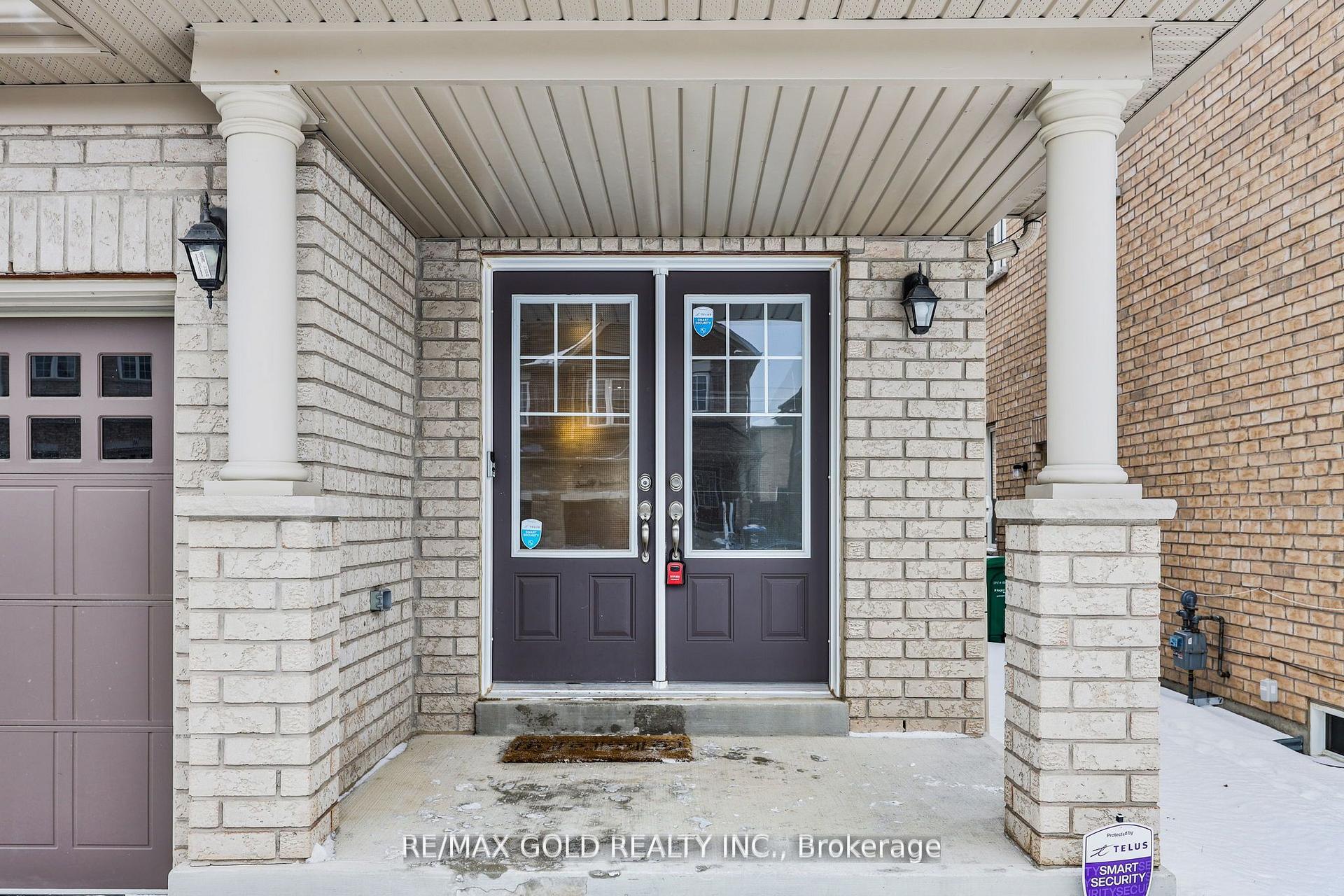 Photo 3 of 42 Lanark Circle, Brampton, Credit Valley — HOMEH