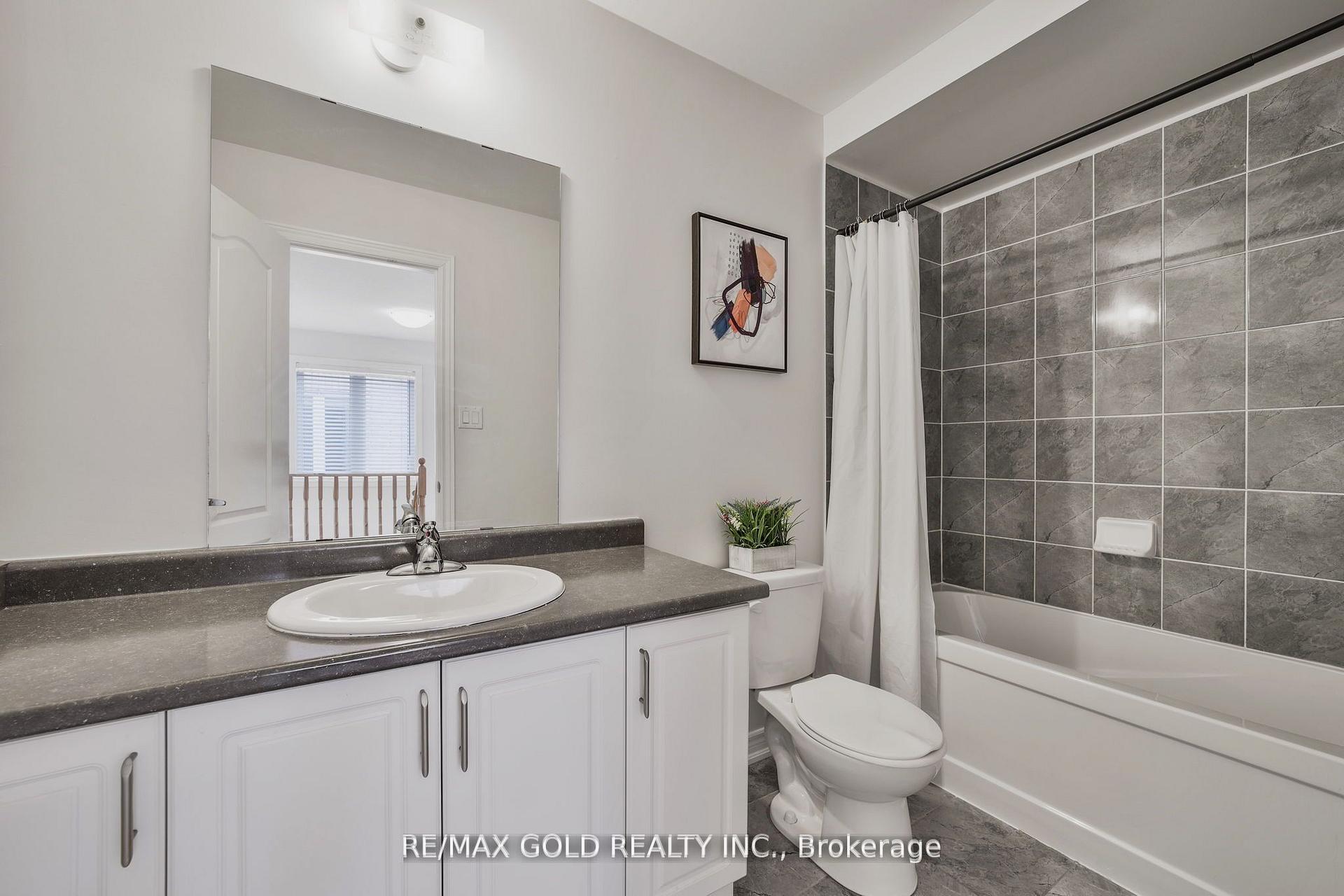 Photo 67 of 42 Lanark Circle, Brampton, Credit Valley — HOMEH