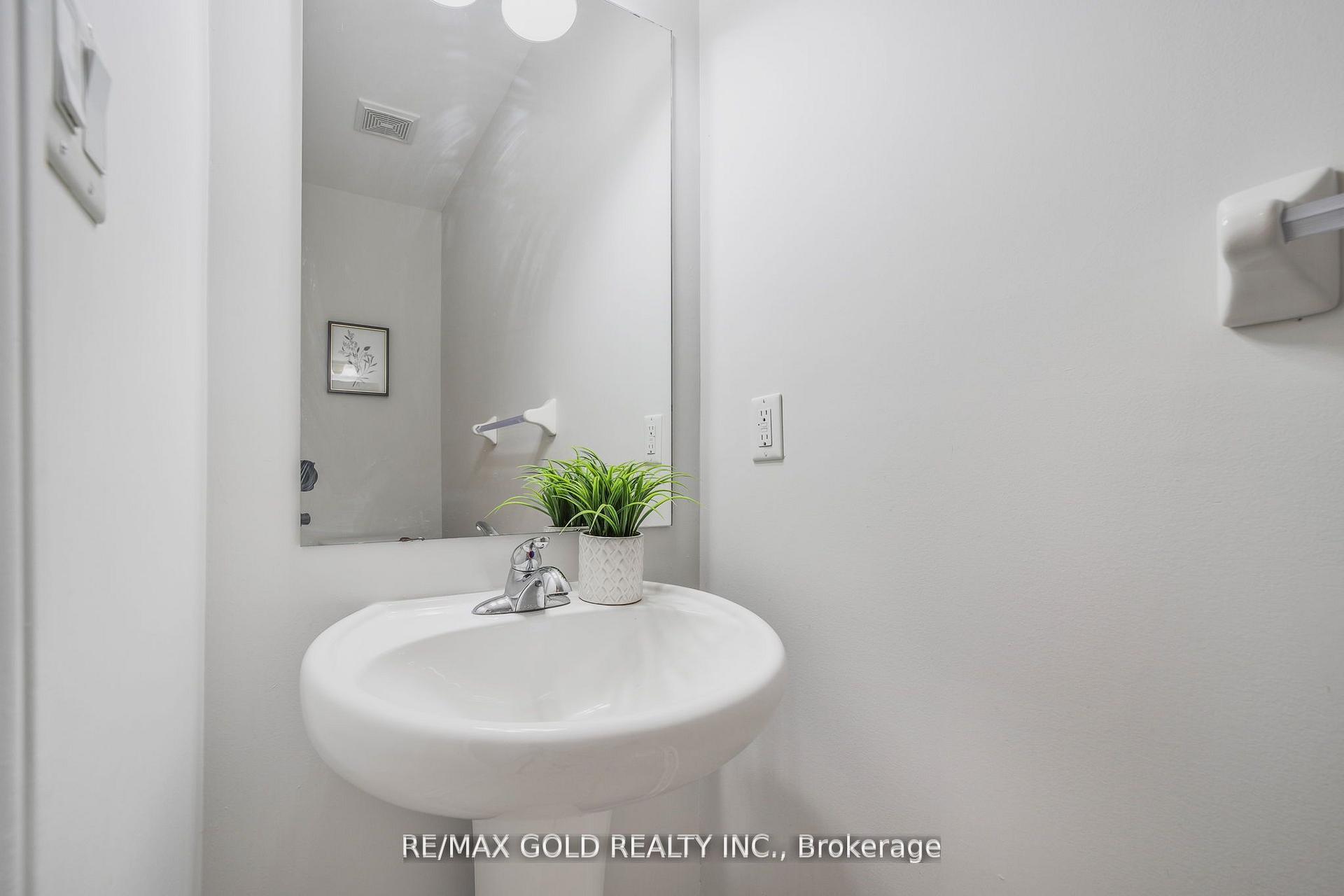 Photo 70 of 42 Lanark Circle, Brampton, Credit Valley — HOMEH