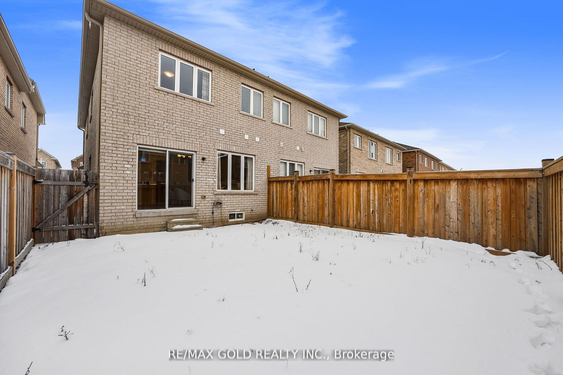 Photo 76 of 42 Lanark Circle, Brampton, Credit Valley — HOMEH