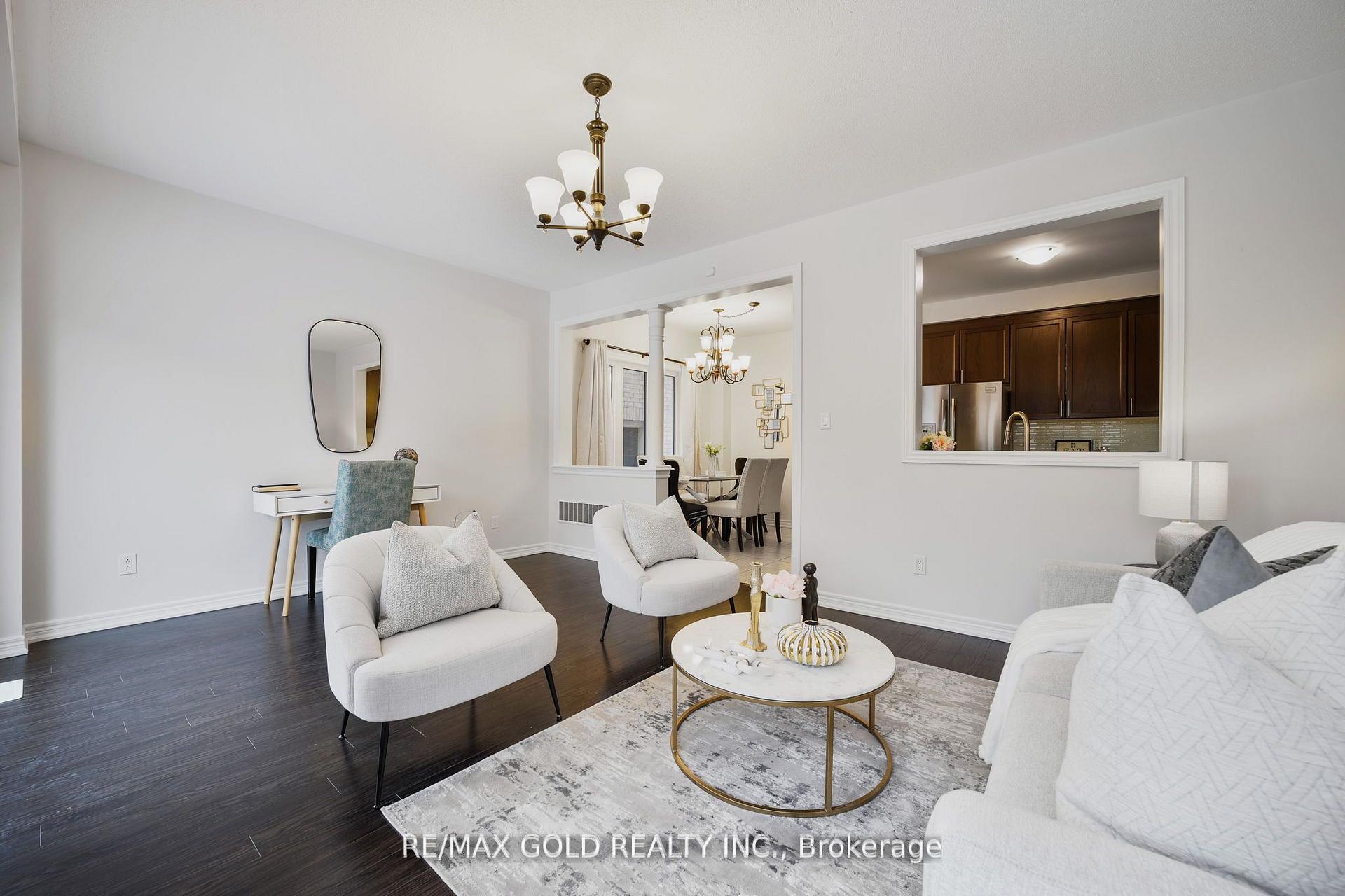 Photo 24 of 42 Lanark Circle, Brampton, Credit Valley — HOMEH