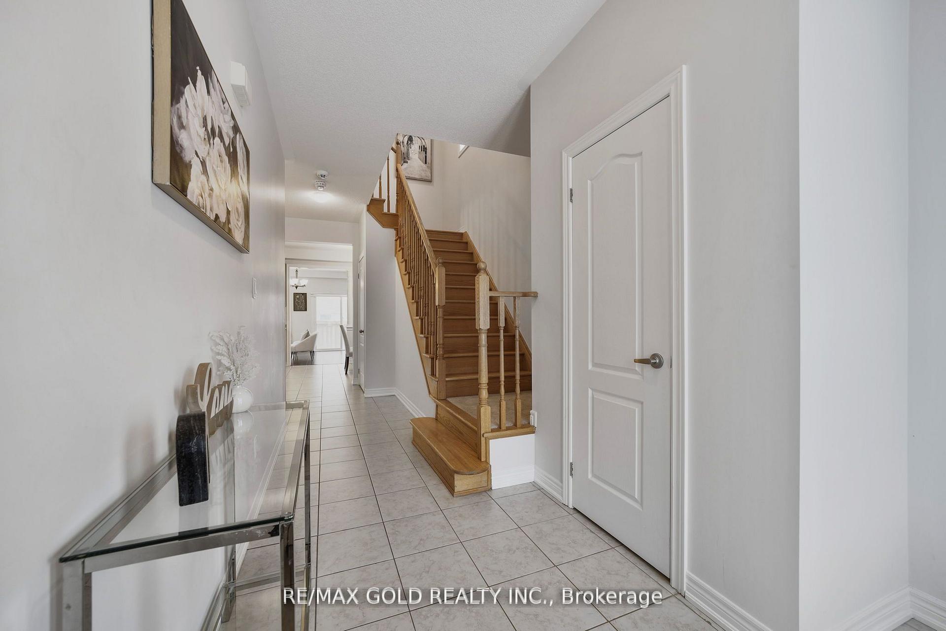 Photo 35 of 42 Lanark Circle, Brampton, Credit Valley — HOMEH