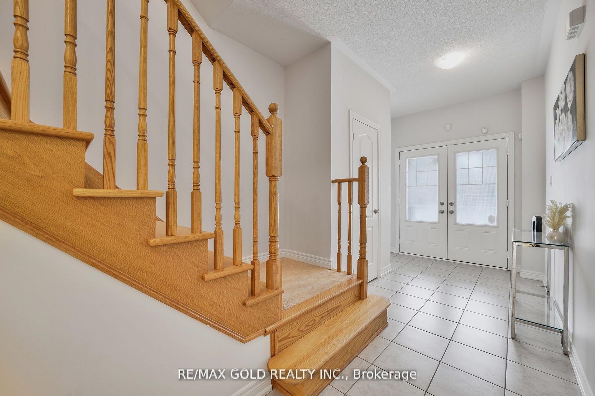 Photo 36 of 42 Lanark Circle, Brampton, Credit Valley — HOMEH