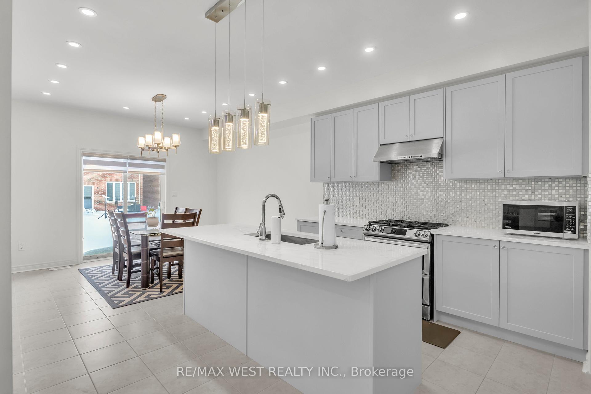Photo 8 of 1207 Drinkle Crescent, Oshawa, Eastdale — HOMEH