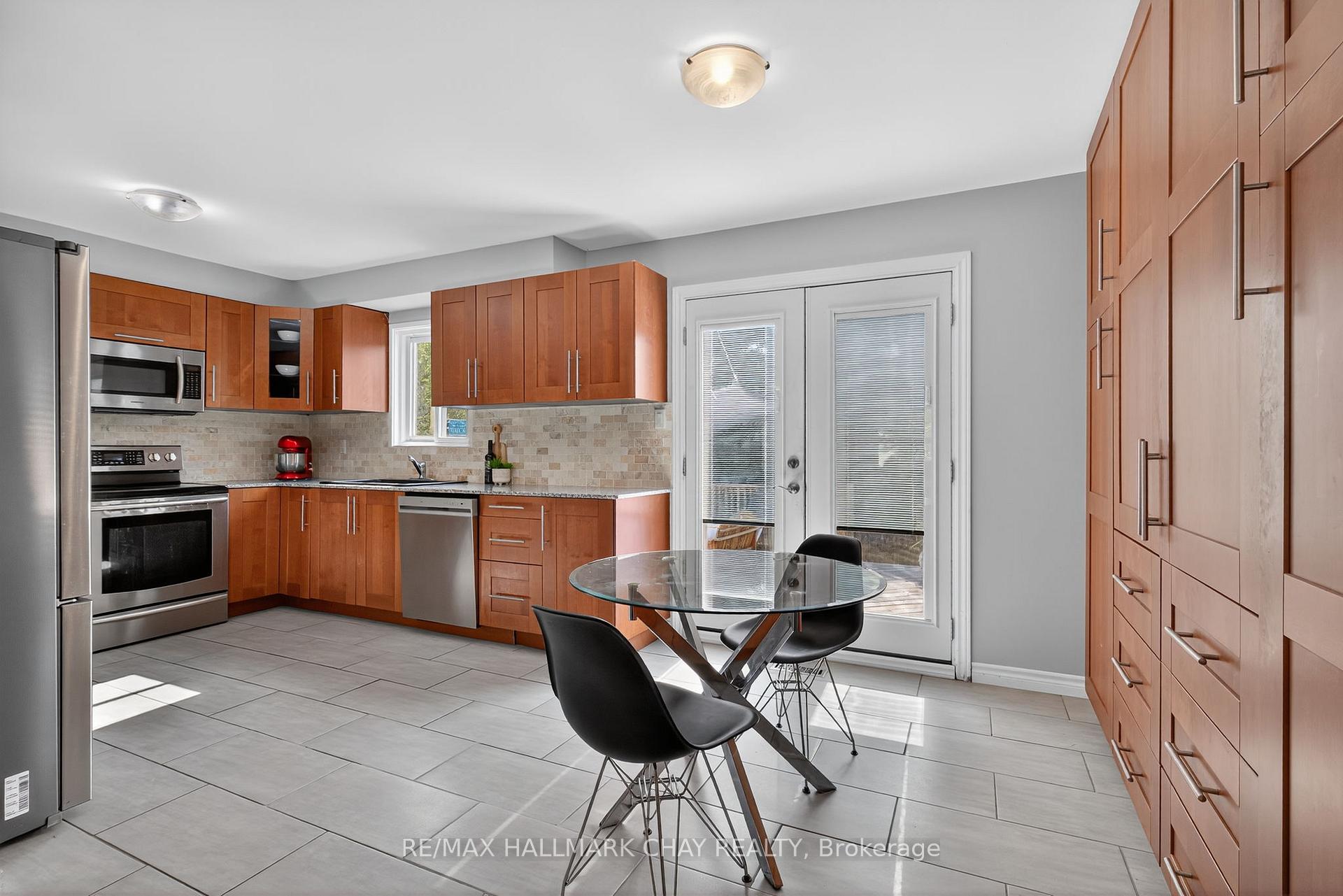 Photo 7 of 46 Moon Drive, Barrie, Ardagh — HOMEH