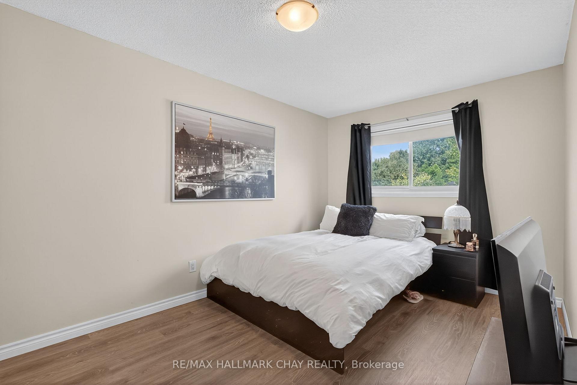 Photo 11 of 46 Moon Drive, Barrie, Ardagh — HOMEH
