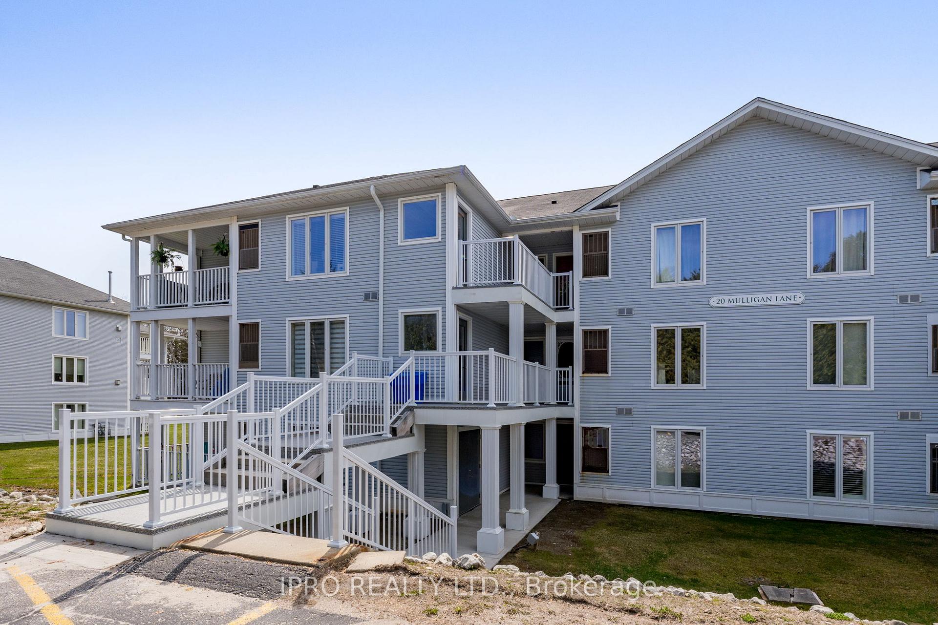 Photo 2 of Unit 3, 20 Mulligan Lane, Wasaga Beach — HOMEH
