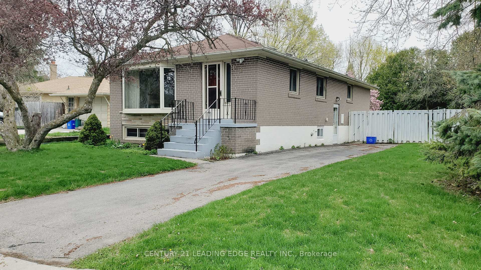 Photo 1 of 1 Ottawa Court, Aurora, Aurora Heights — HOMEH