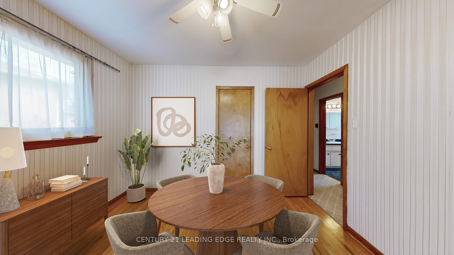 Photo 5 of 1 Ottawa Court, Aurora, Aurora Heights — HOMEH