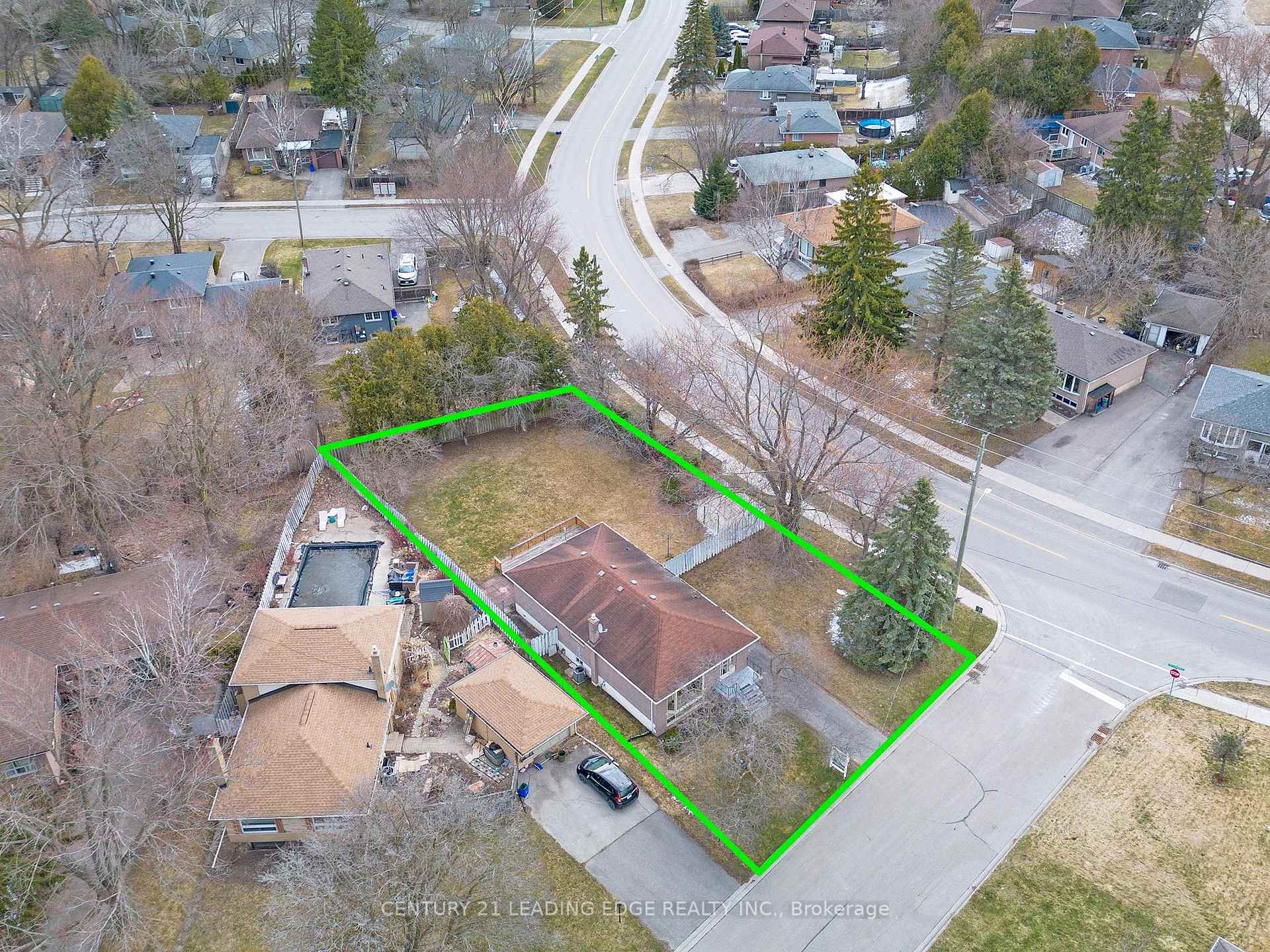 Photo 33 of 1 Ottawa Court, Aurora, Aurora Heights — HOMEH