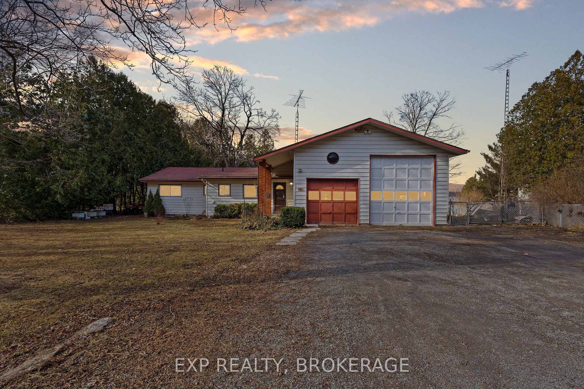 Photo 11 of 4205 Maple Drive, Frontenac, Frontenac South — HOMEH
