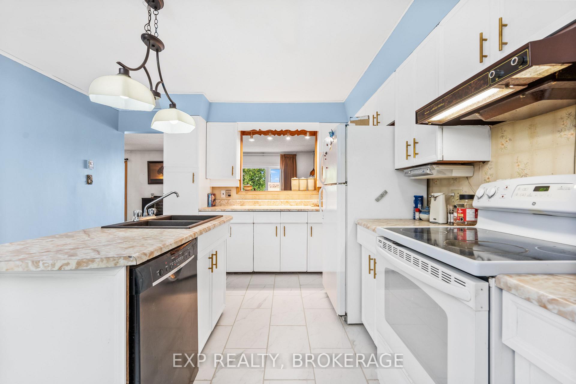 Photo 21 of 4205 Maple Drive, Frontenac, Frontenac South — HOMEH