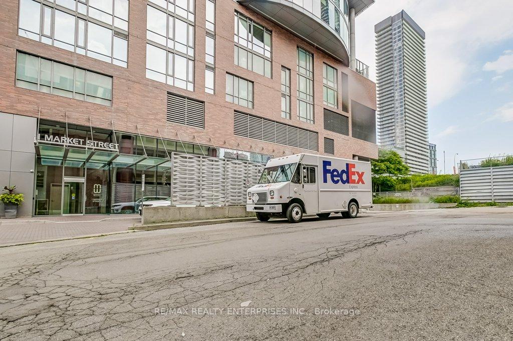 Photo 5 of Unit 1413, 1 Market Street, Toronto, Waterfront Communities — HOMEH