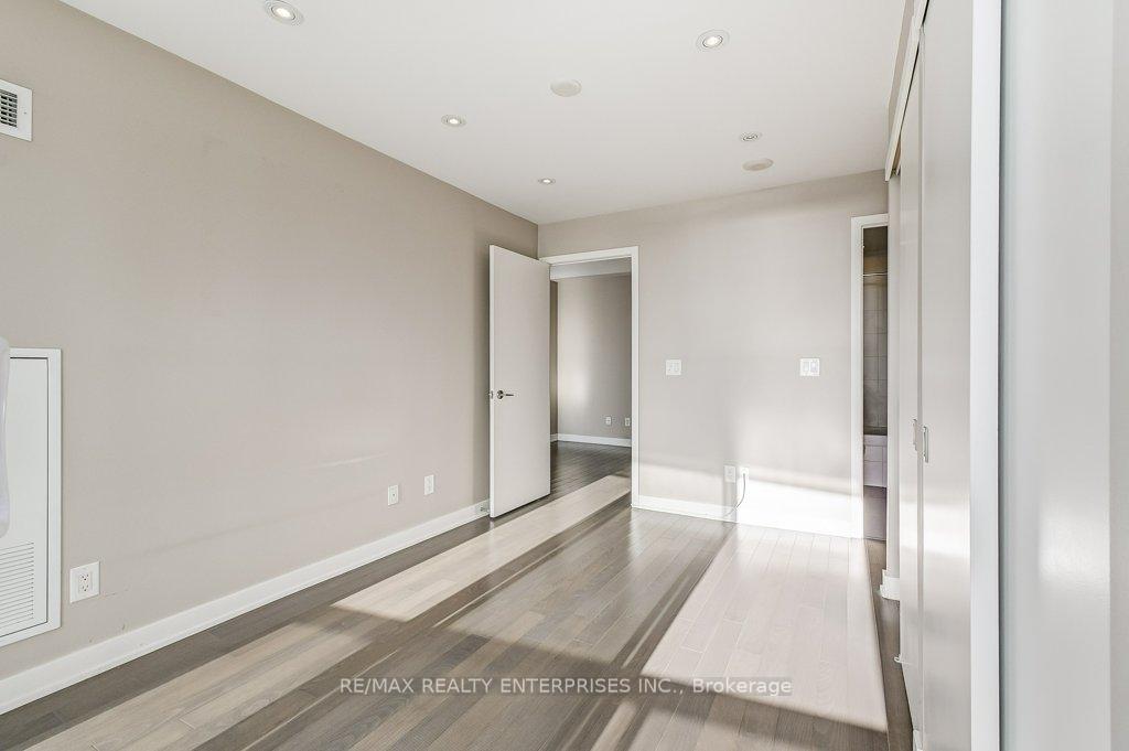 Photo 38 of Unit 1413, 1 Market Street, Toronto, Waterfront Communities — HOMEH