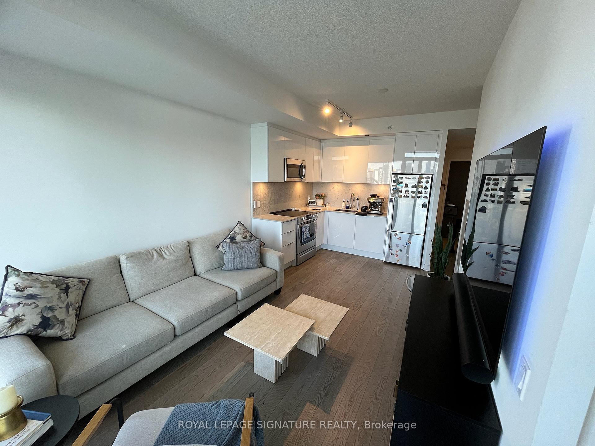 Photo 6 of Unit 3015, 25 Richmond Street E, Toronto, Church-Yonge Corridor — HOMEH