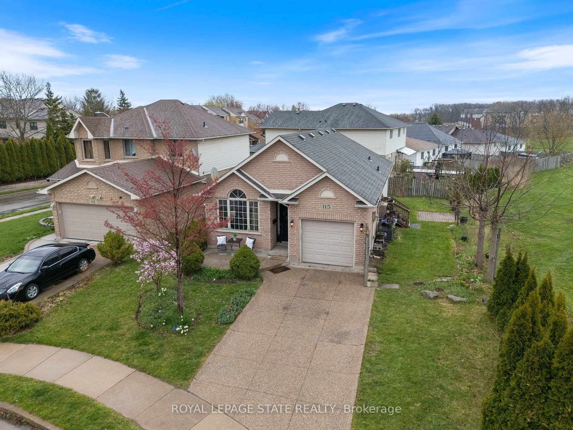 Photo 2 of 115 Colin Crescent, Hamilton, Jerome — HOMEH