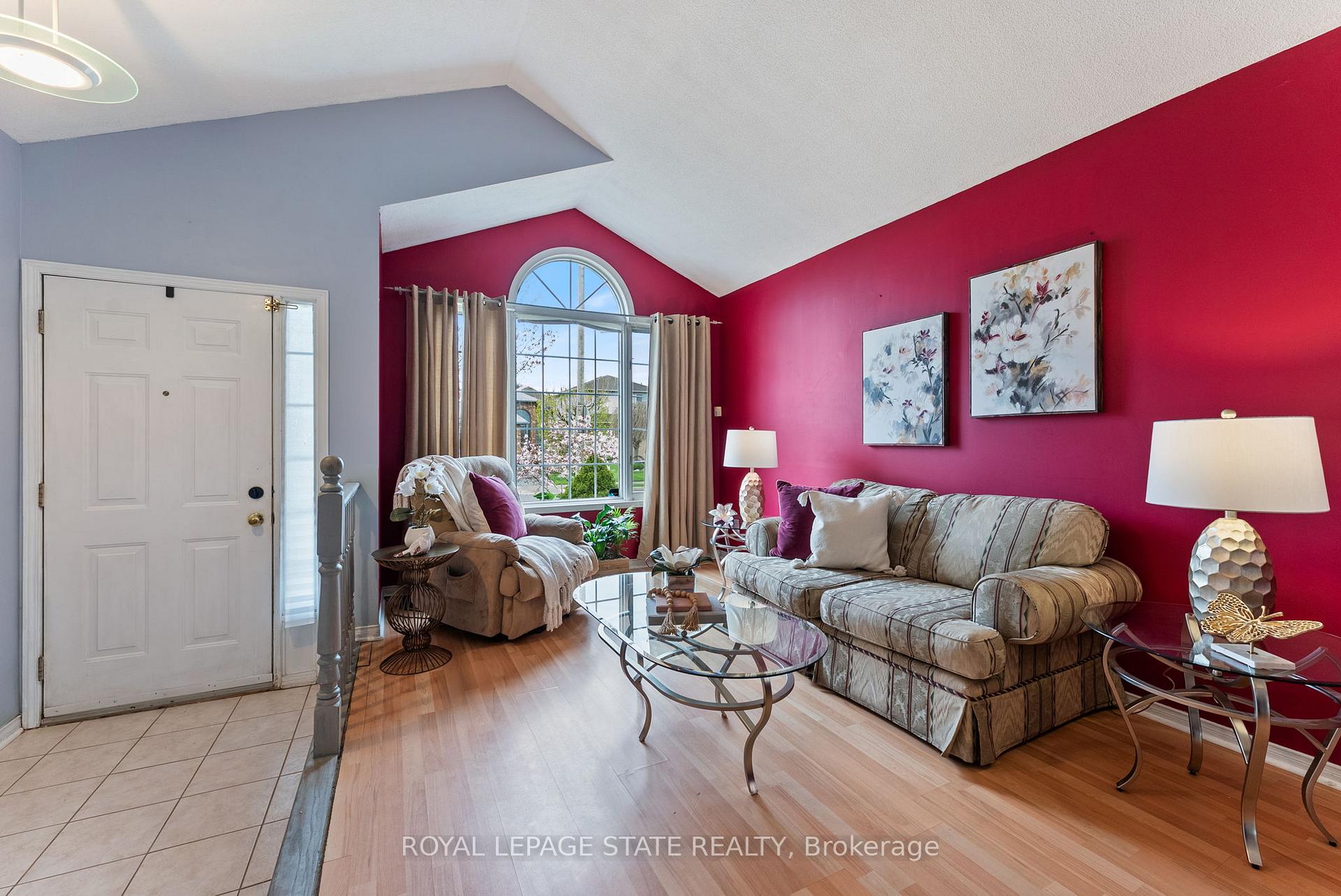 Photo 6 of 115 Colin Crescent, Hamilton, Jerome — HOMEH