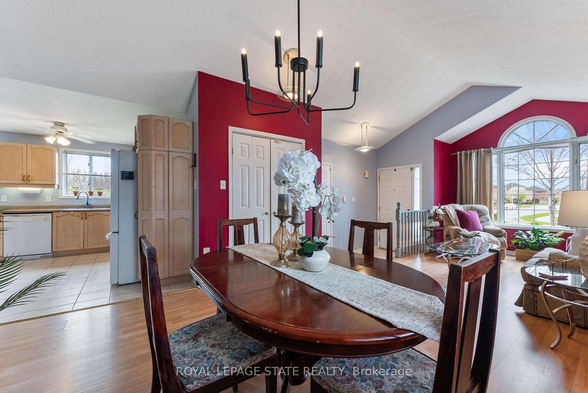 Photo 9 of 115 Colin Crescent, Hamilton, Jerome — HOMEH
