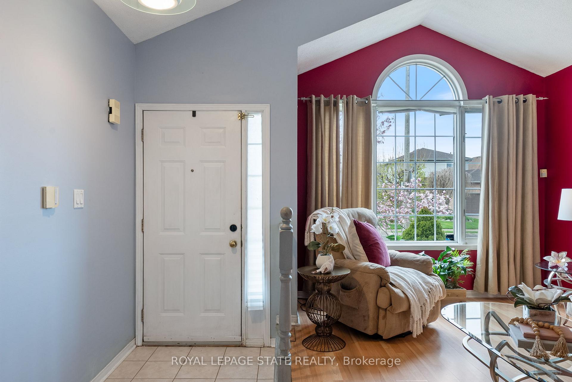Photo 10 of 115 Colin Crescent, Hamilton, Jerome — HOMEH