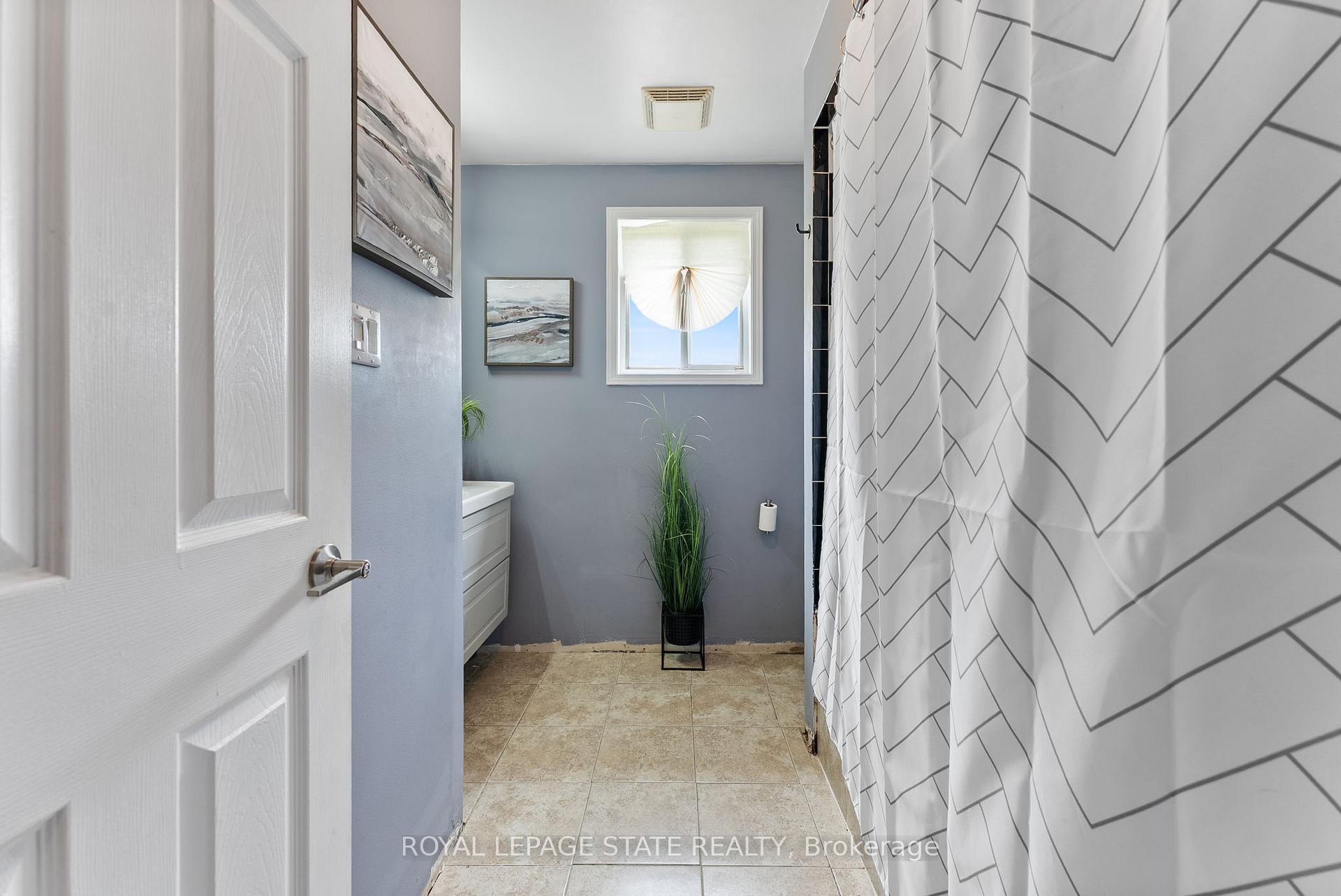 Photo 19 of 115 Colin Crescent, Hamilton, Jerome — HOMEH