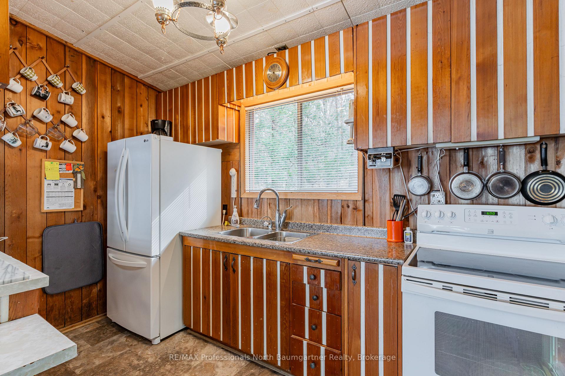 Photo 11 of 1189 Marathon Drive, Minden Hills — HOMEH