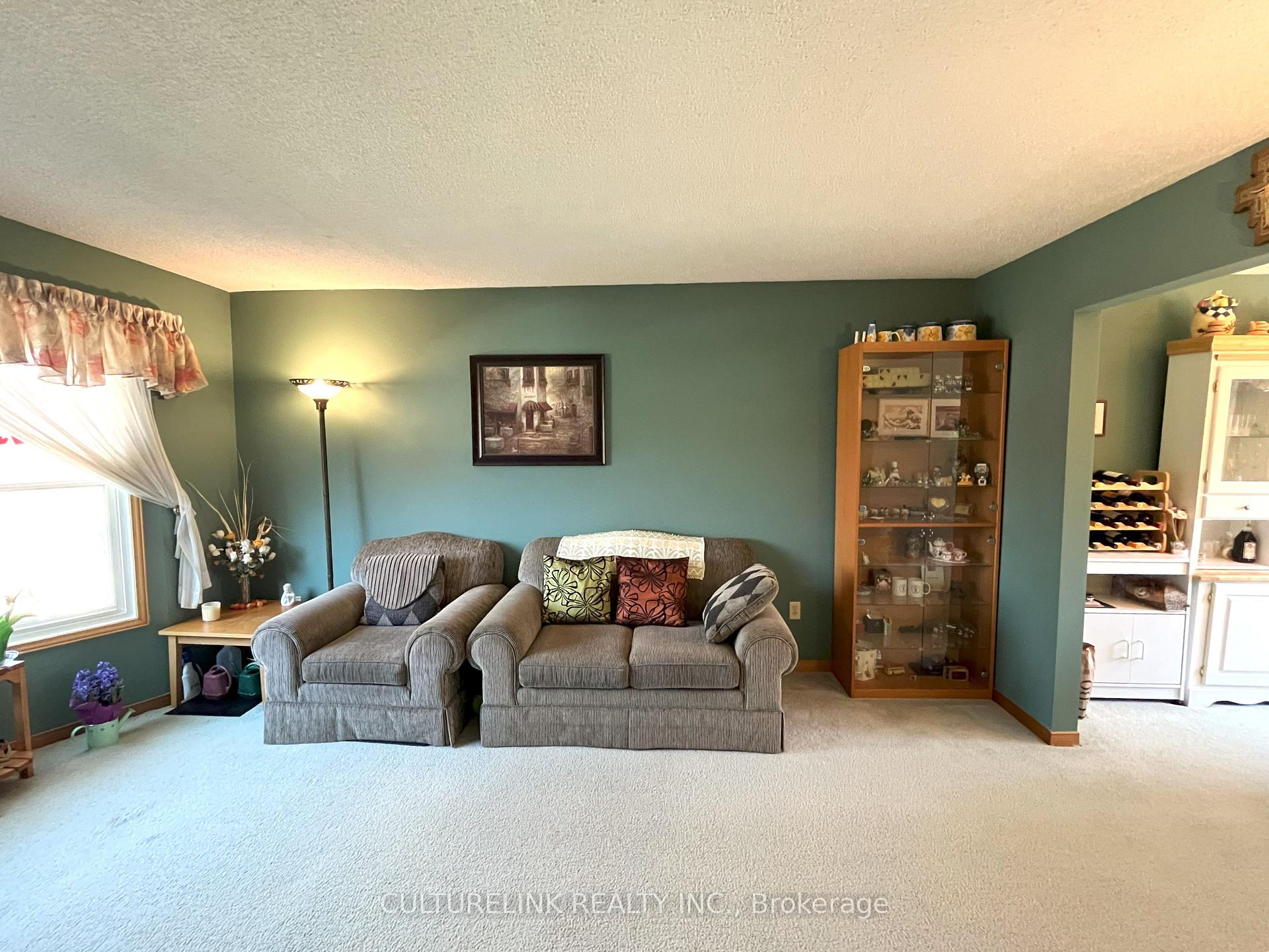 Photo 3 of 234 Larkin Avenue, Markham, Markham Village — HOMEH
