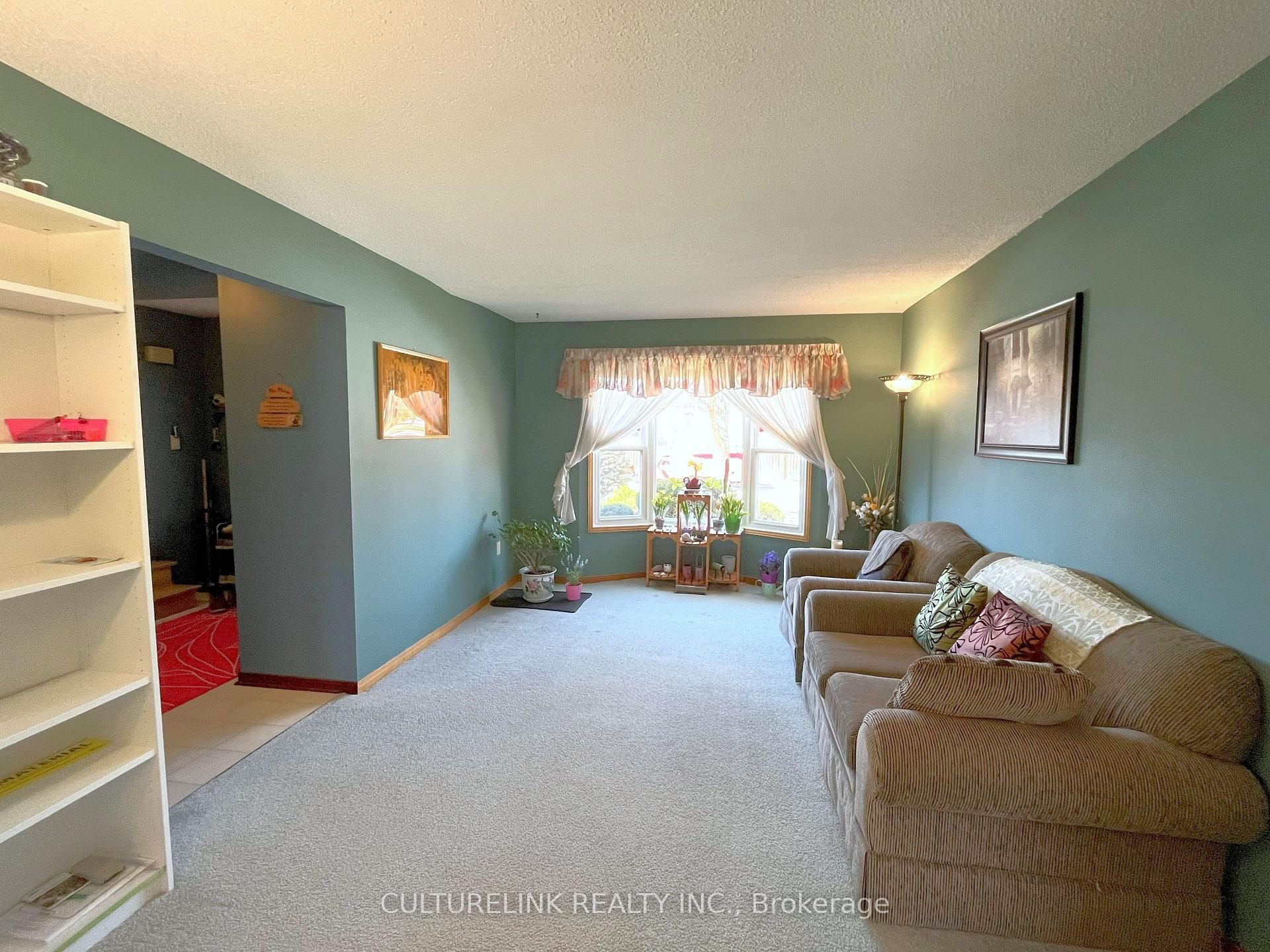 Photo 5 of 234 Larkin Avenue, Markham, Markham Village — HOMEH