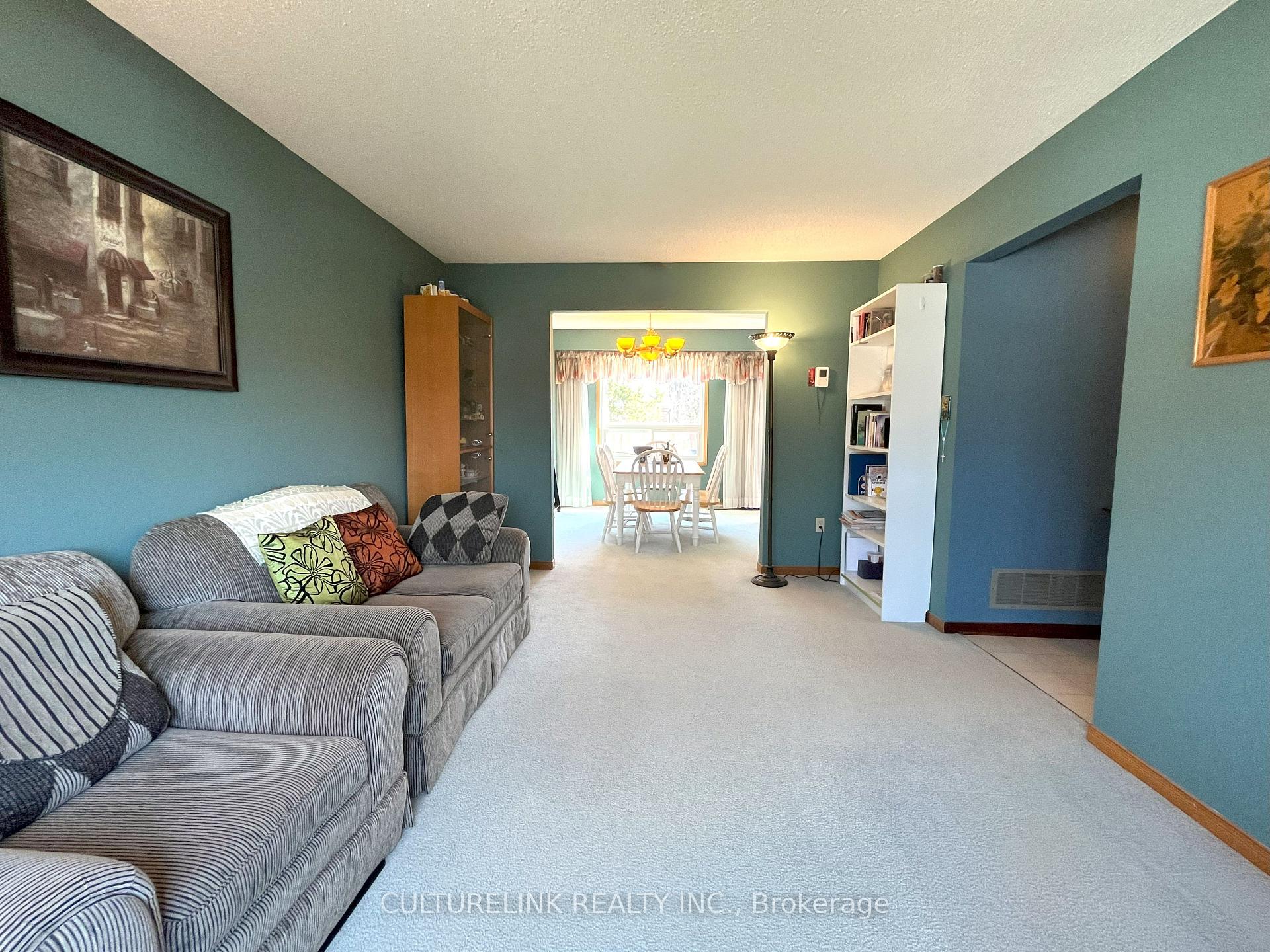 Photo 6 of 234 Larkin Avenue, Markham, Markham Village — HOMEH