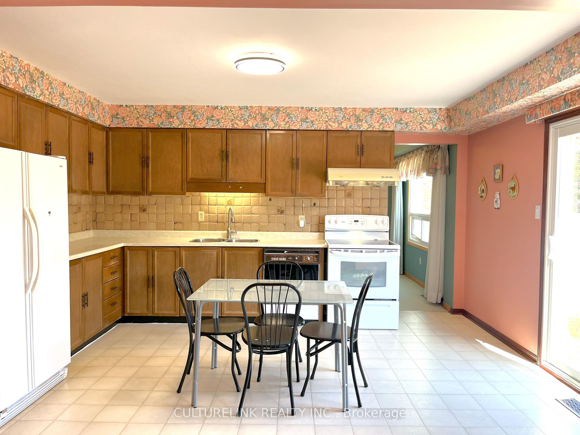 Photo 9 of 234 Larkin Avenue, Markham, Markham Village — HOMEH