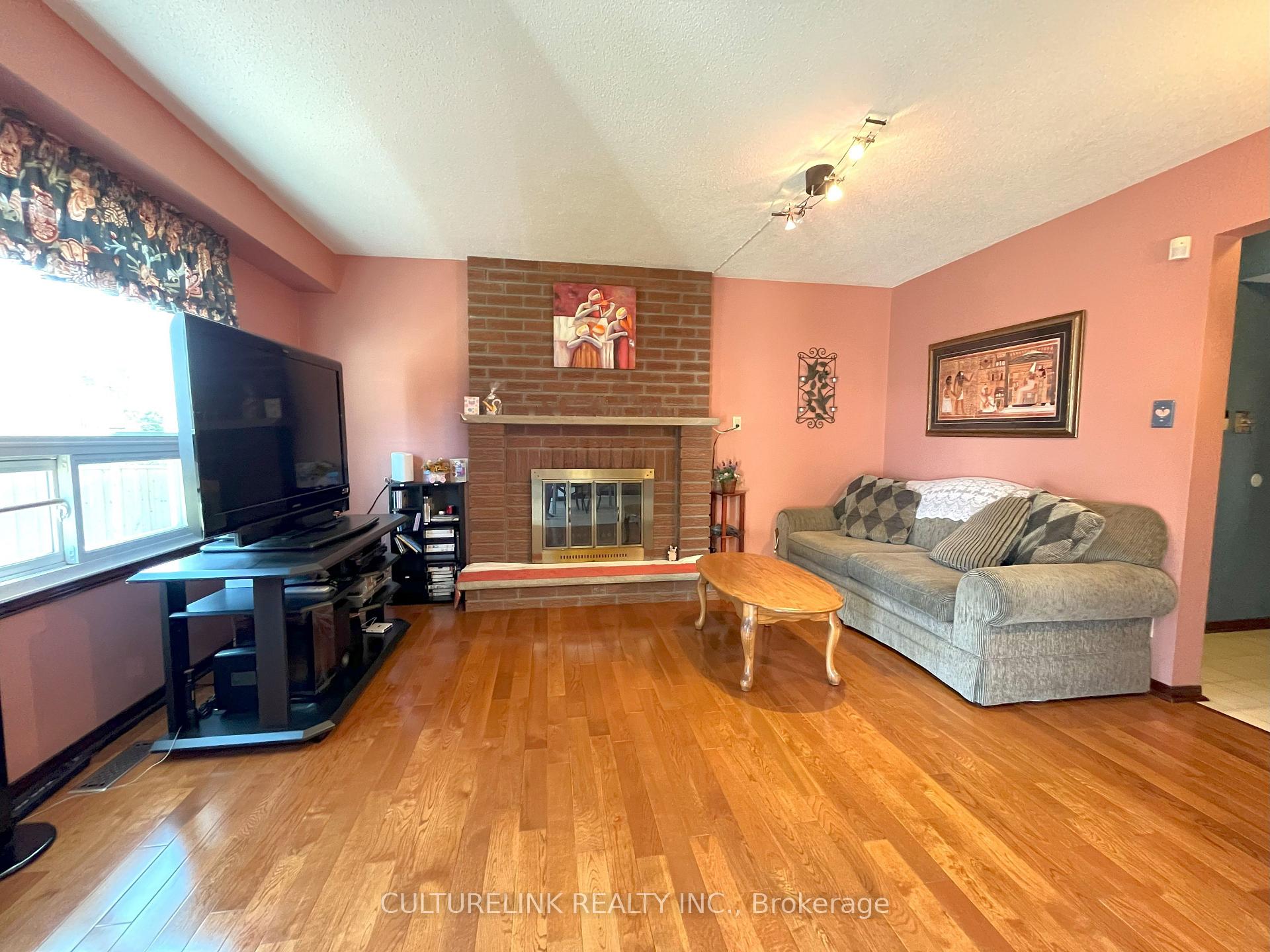 Photo 11 of 234 Larkin Avenue, Markham, Markham Village — HOMEH