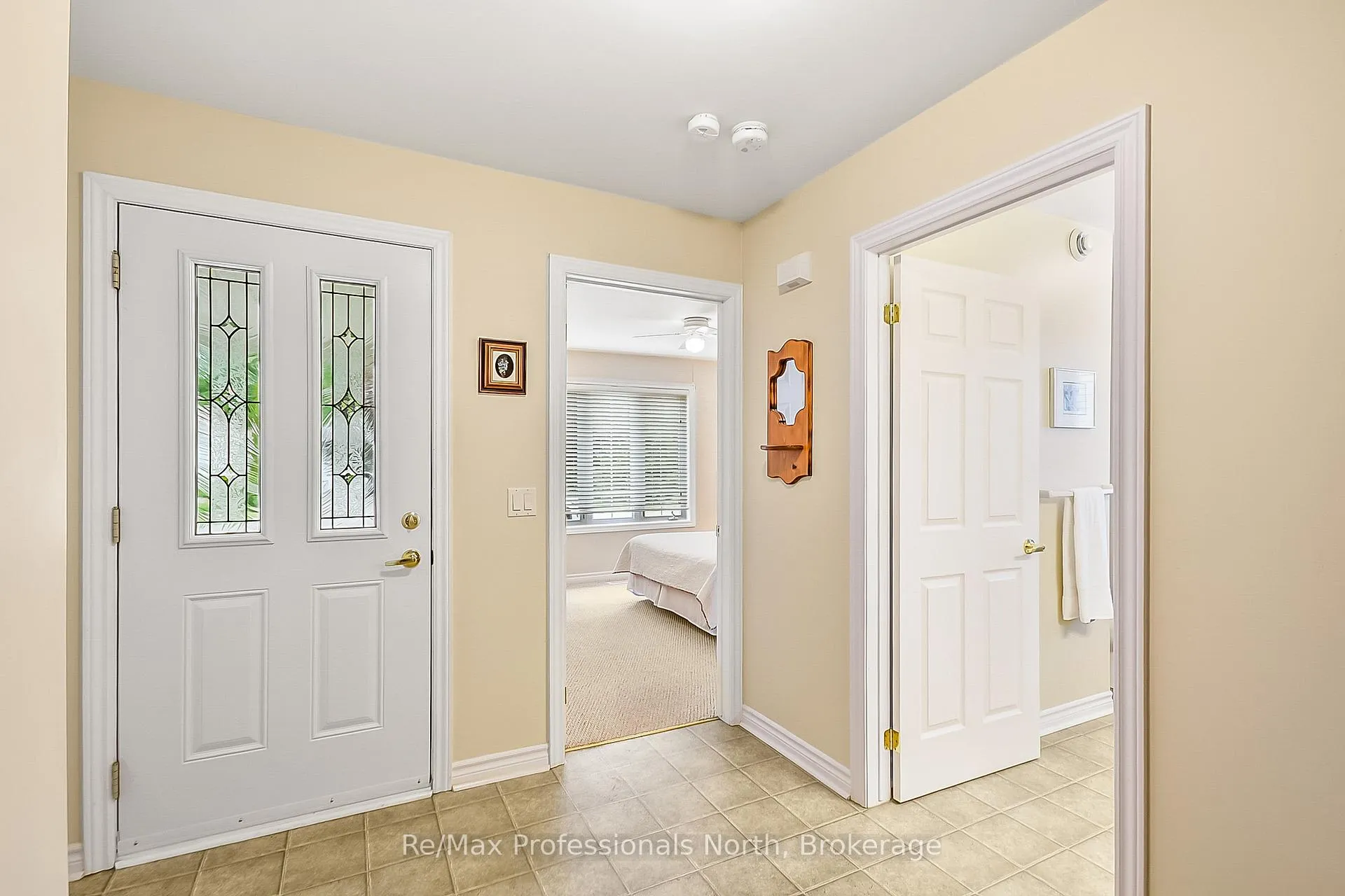 Photo 2 of 136 Hedgewood Lane, Gravenhurst, Muskoka (S) — HOMEH