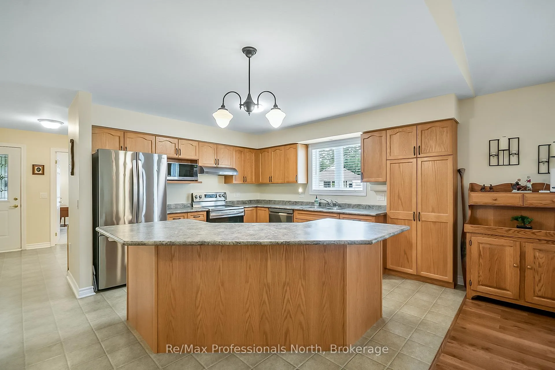 Photo 6 of 136 Hedgewood Lane, Gravenhurst, Muskoka (S) — HOMEH