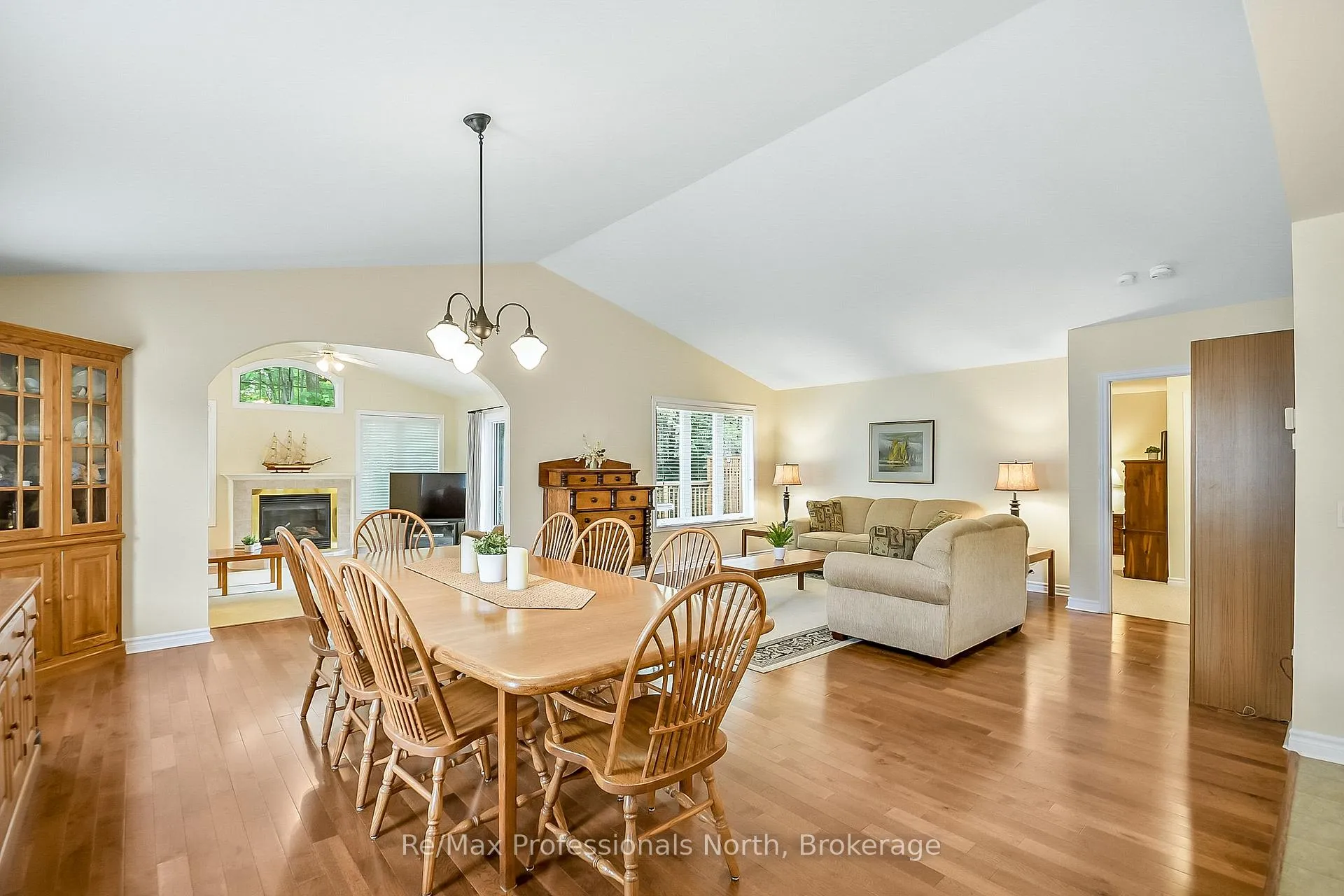 Photo 8 of 136 Hedgewood Lane, Gravenhurst, Muskoka (S) — HOMEH