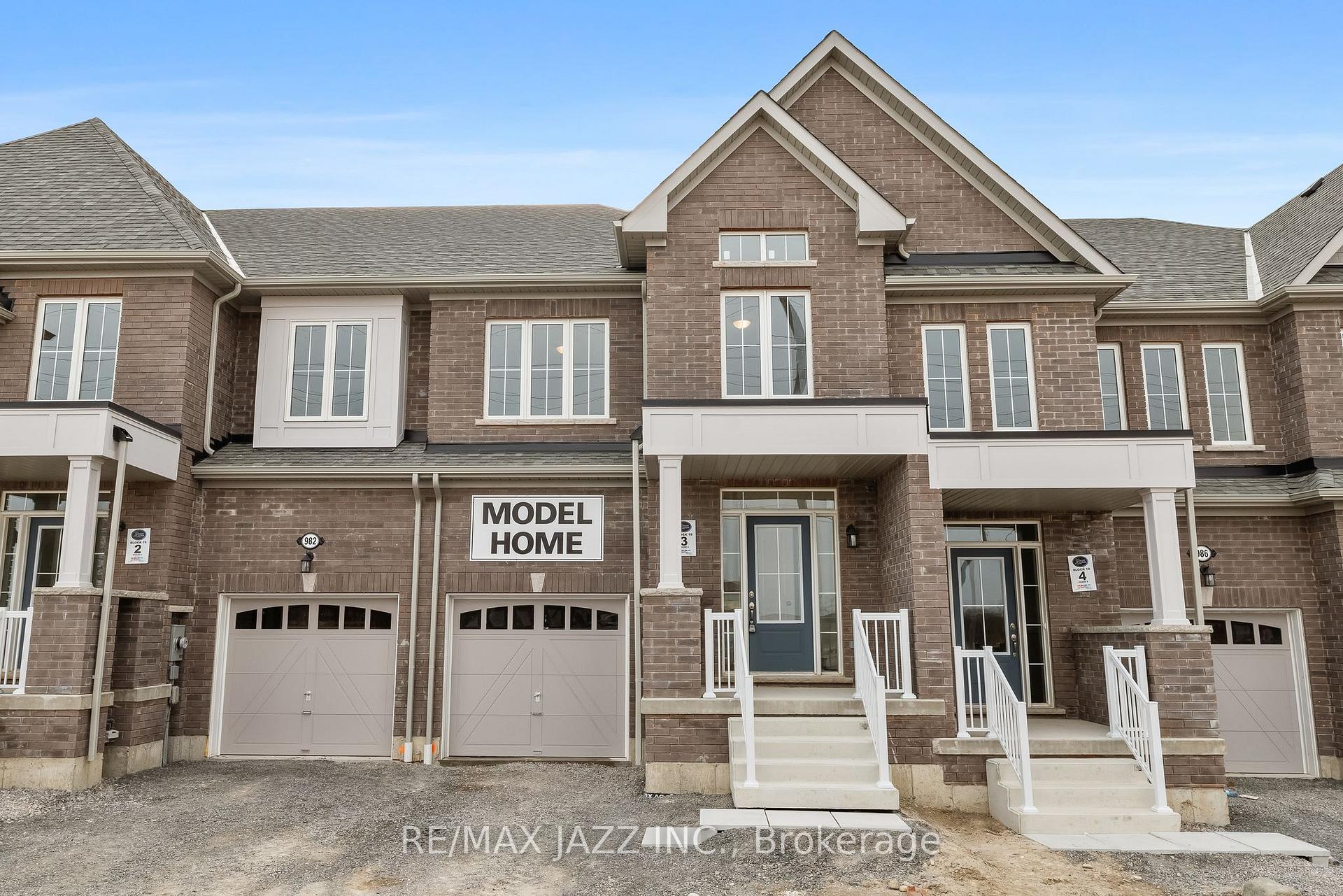 Photo 1 of 984 Matthew Murray Crescent, Oshawa, Taunton — HOMEH