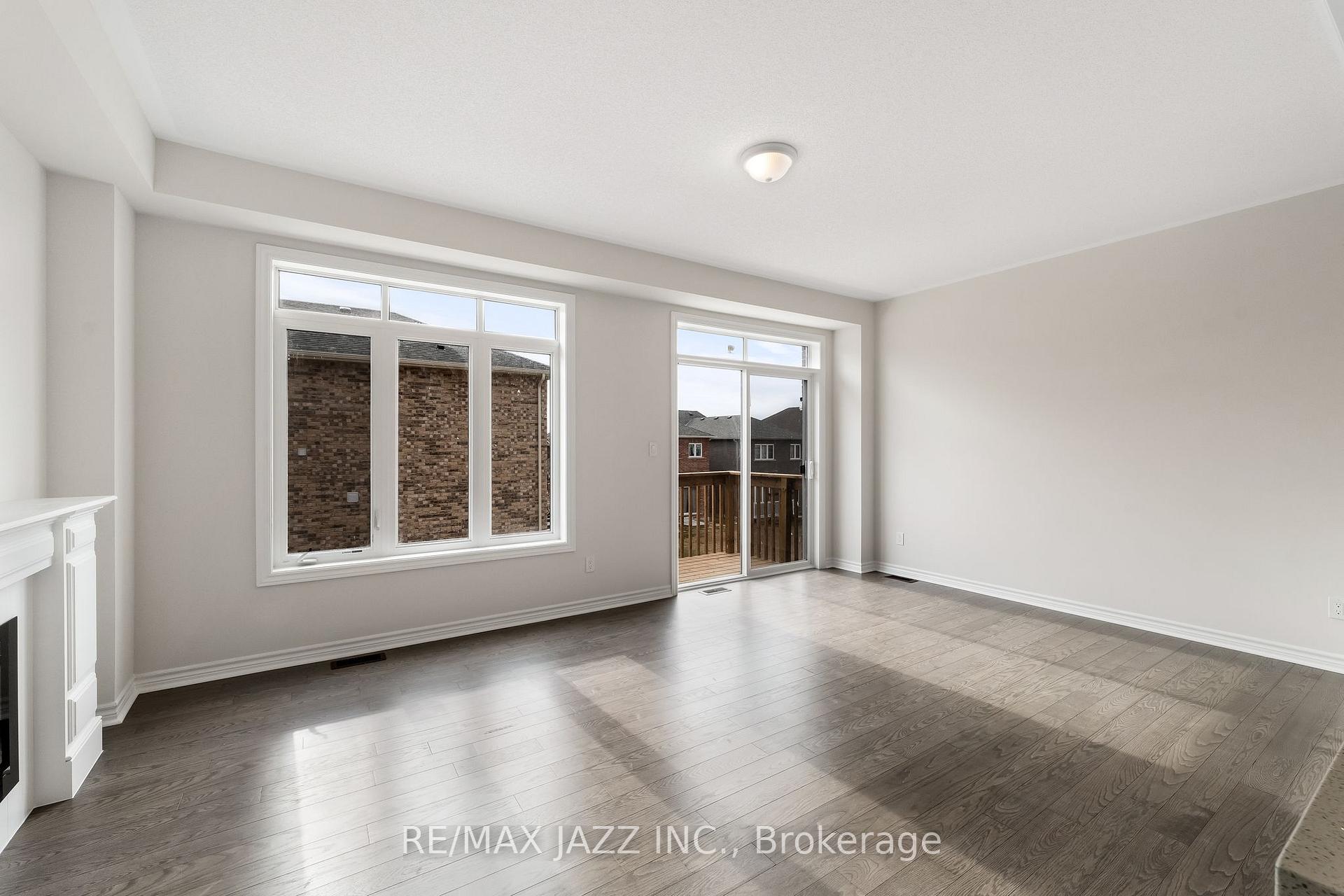 Photo 8 of 984 Matthew Murray Crescent, Oshawa, Taunton — HOMEH