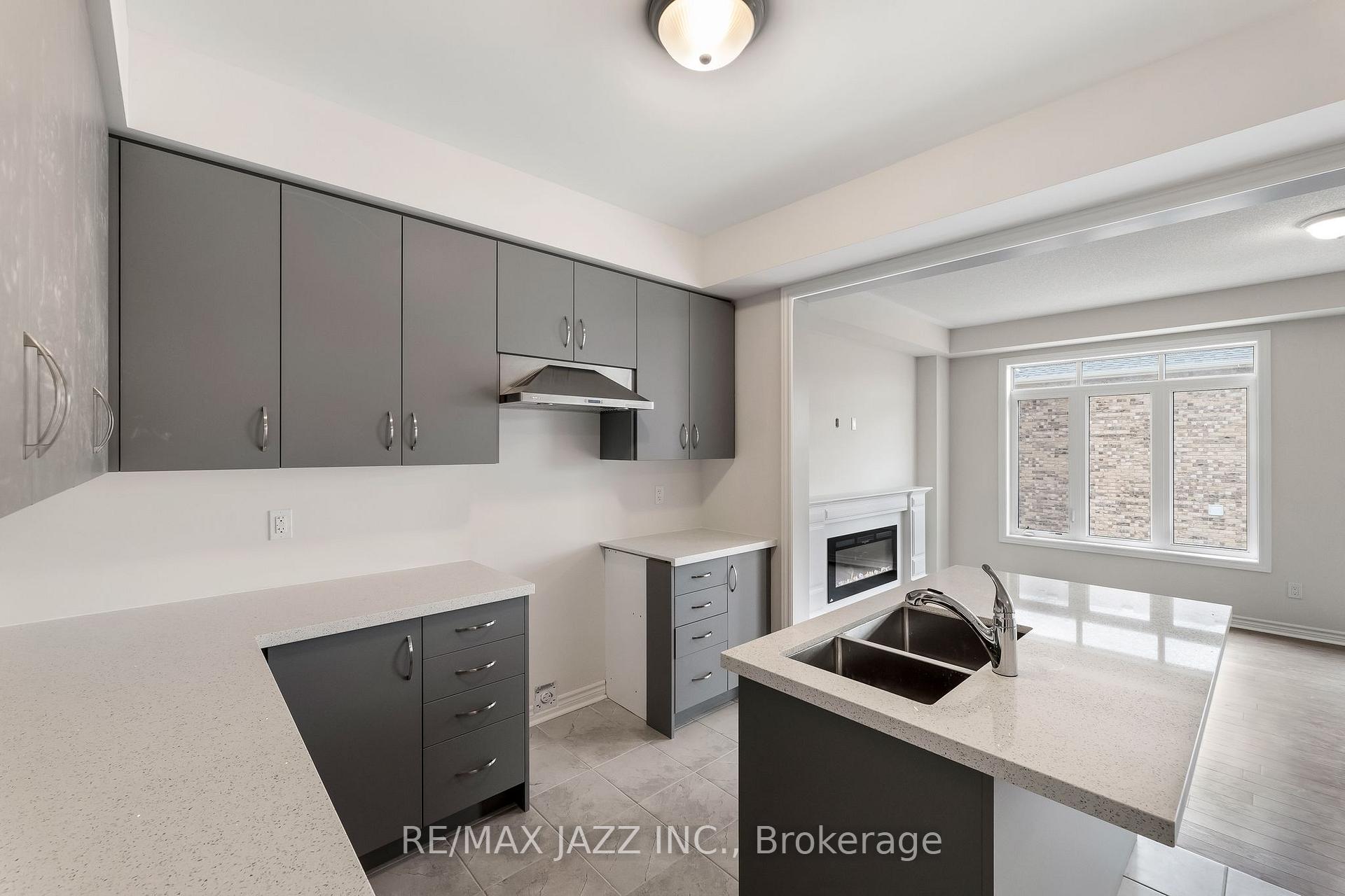 Photo 12 of 984 Matthew Murray Crescent, Oshawa, Taunton — HOMEH