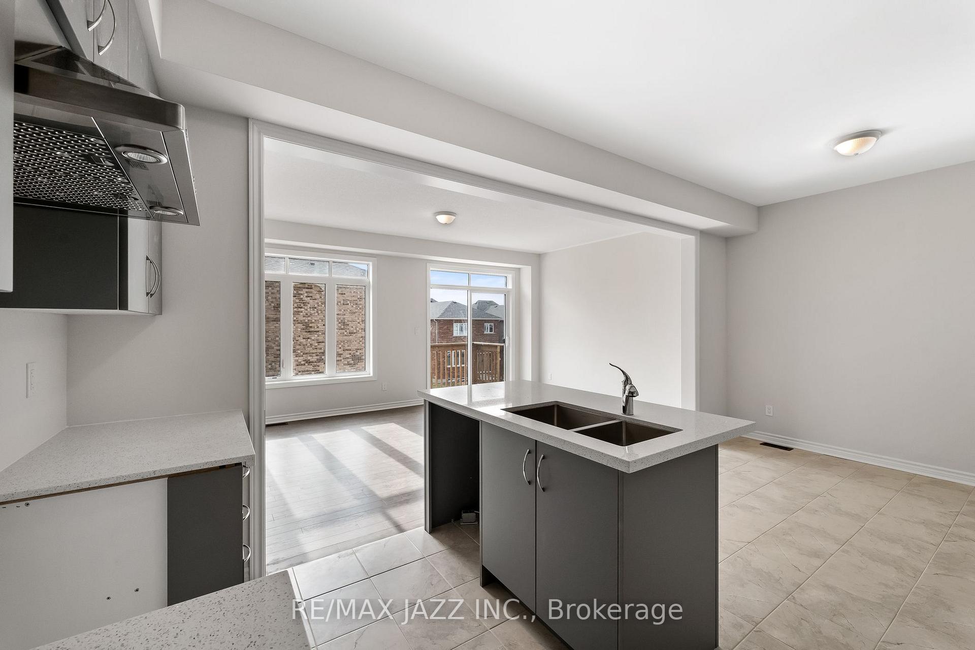 Photo 13 of 984 Matthew Murray Crescent, Oshawa, Taunton — HOMEH