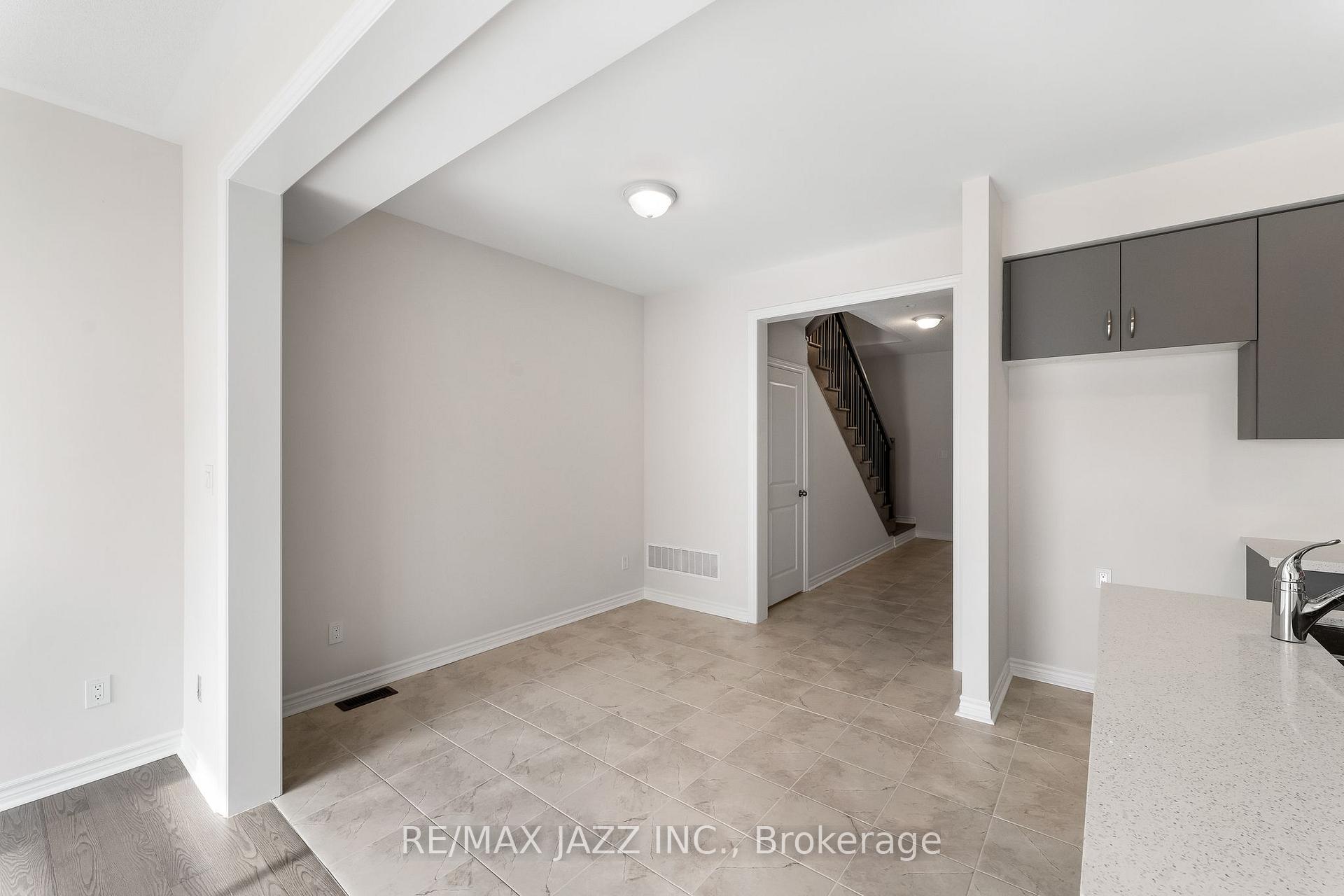 Photo 15 of 984 Matthew Murray Crescent, Oshawa, Taunton — HOMEH