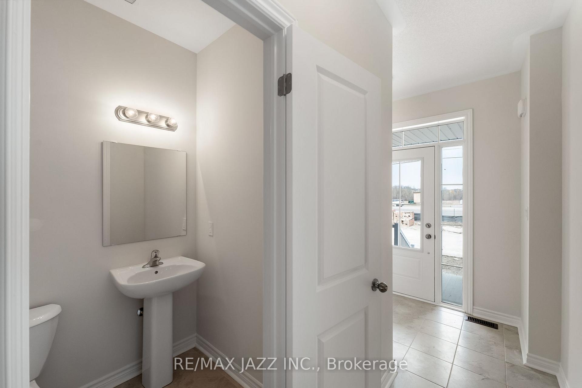 Photo 17 of 984 Matthew Murray Crescent, Oshawa, Taunton — HOMEH