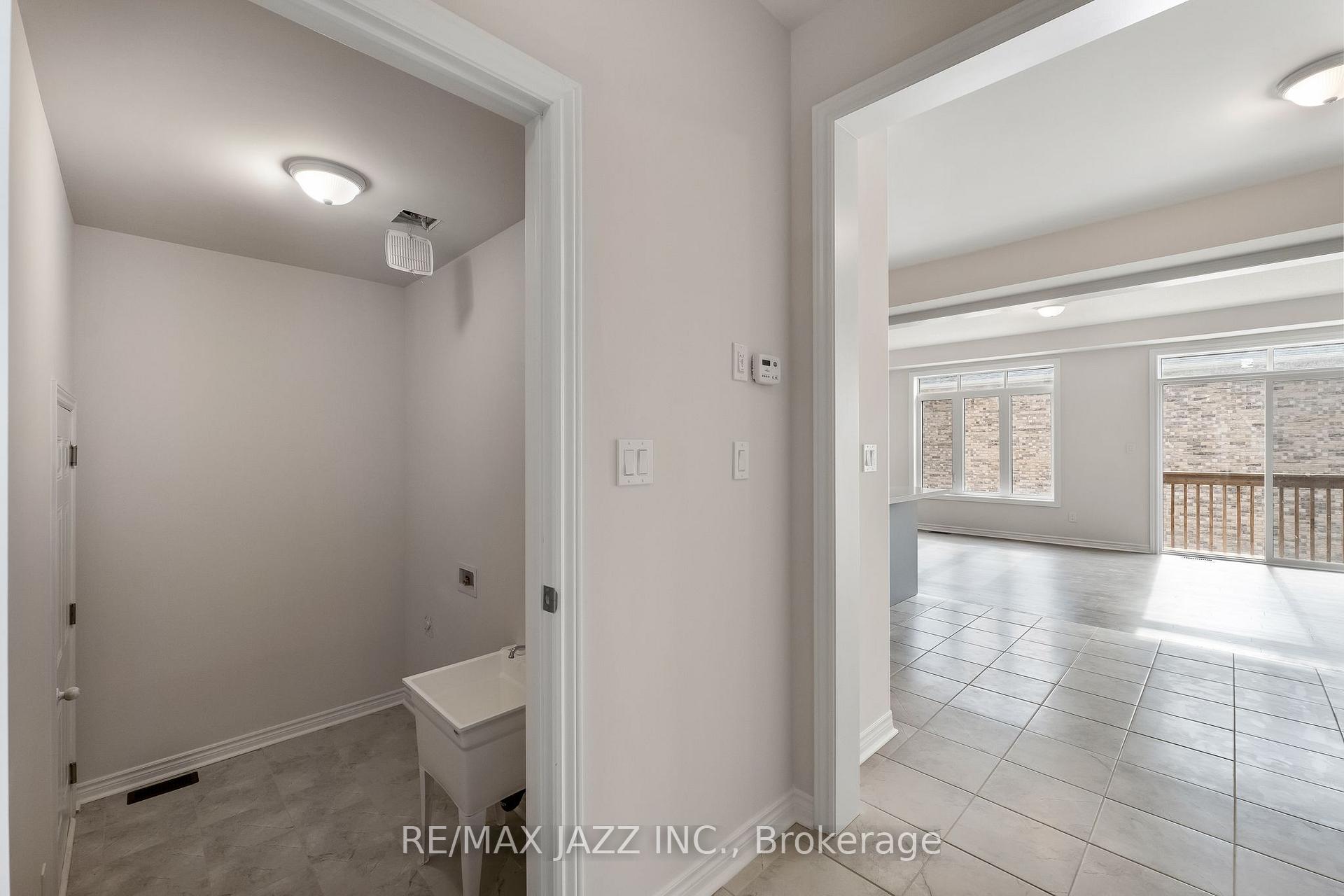 Photo 28 of 984 Matthew Murray Crescent, Oshawa, Taunton — HOMEH