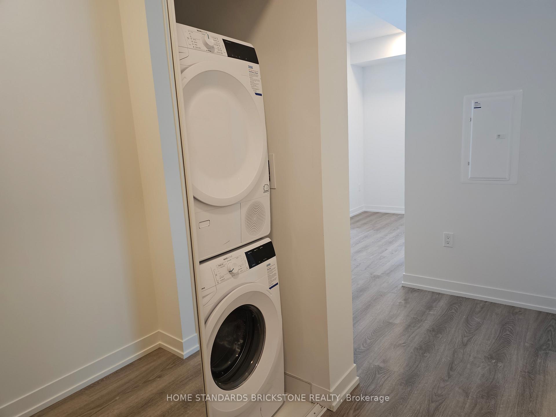Photo 6 of Unit 4215, 195 Commerce Street, Vaughan, Vaughan Corporate Centre — HOMEH