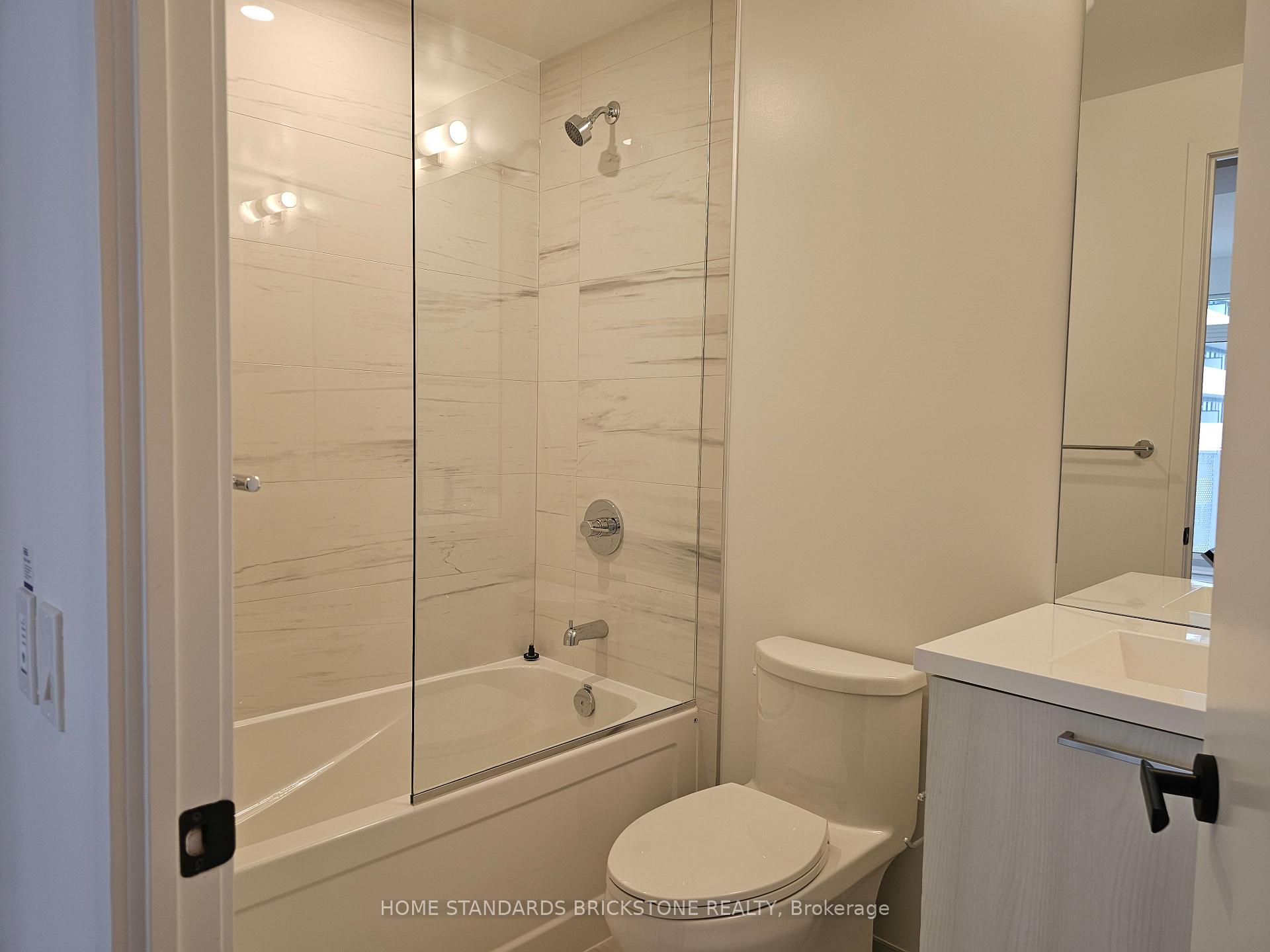 Photo 7 of Unit 4215, 195 Commerce Street, Vaughan, Vaughan Corporate Centre — HOMEH