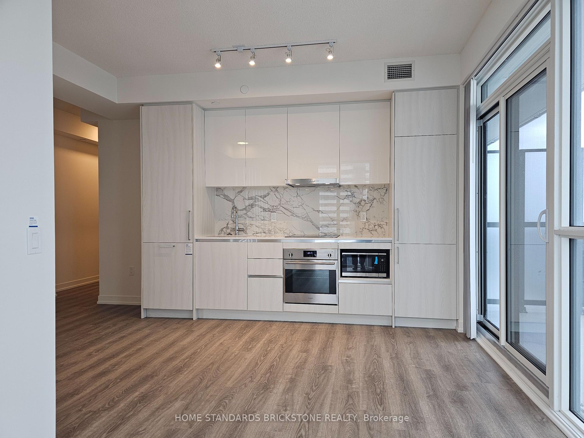 Photo 9 of Unit 4215, 195 Commerce Street, Vaughan, Vaughan Corporate Centre — HOMEH